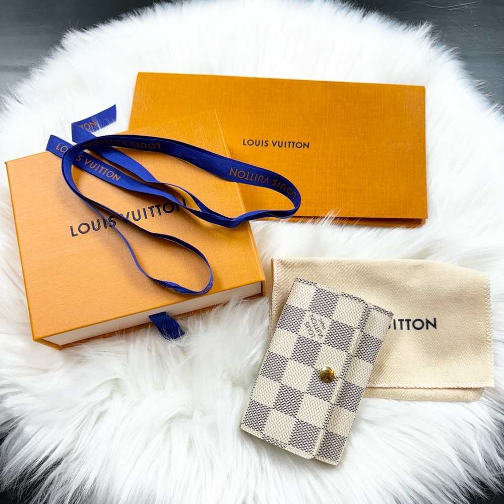 AUTHENTIC Louis Vuitton six ring damier azur key holder